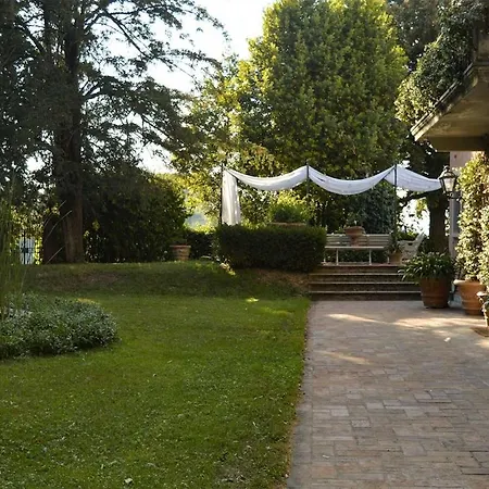 Charming In Mannelli *